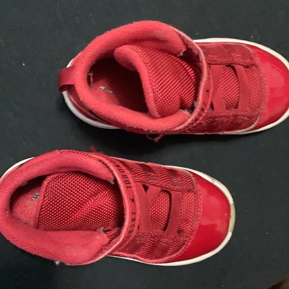 toddler size 8c - Picture 2 of 4